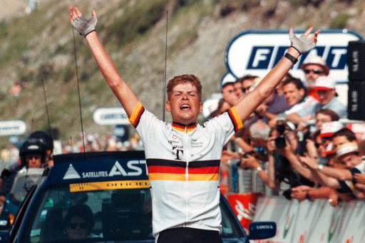 1997年にアンドラ・アルカリスを制したヤン・ウルリッヒ（ドイツ）、同年ツール総合優勝