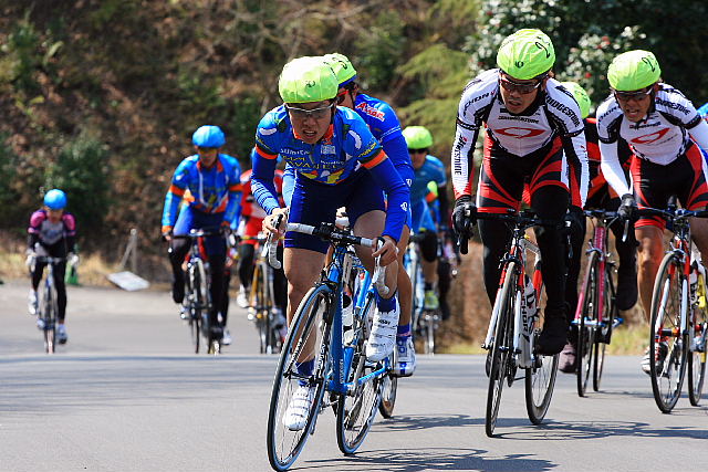 5kmサーキットで行われたロードレース大会。12%の急勾配を走る選手たち