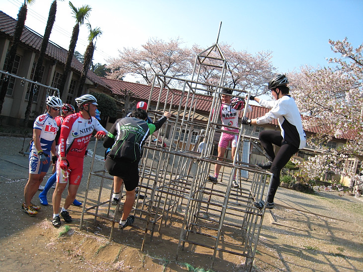 こんな懐かしい風景の小学校に立ち寄った。タイムスリップした感じ