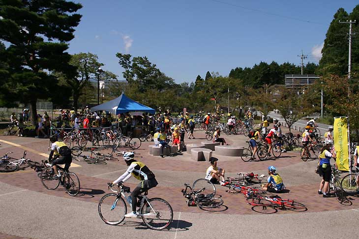 桜公園エイドステーション。ゴールまであと20km