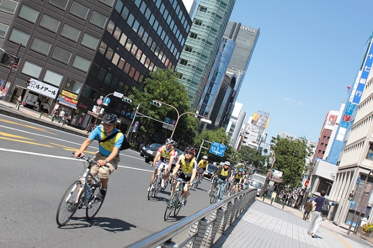 銀座を走り抜ける