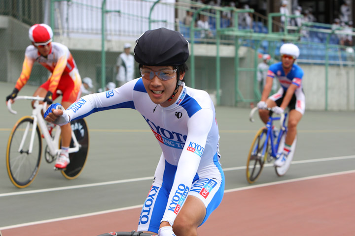 少年ポイントレース　優勝の大中巧基（京都 北桑田高）