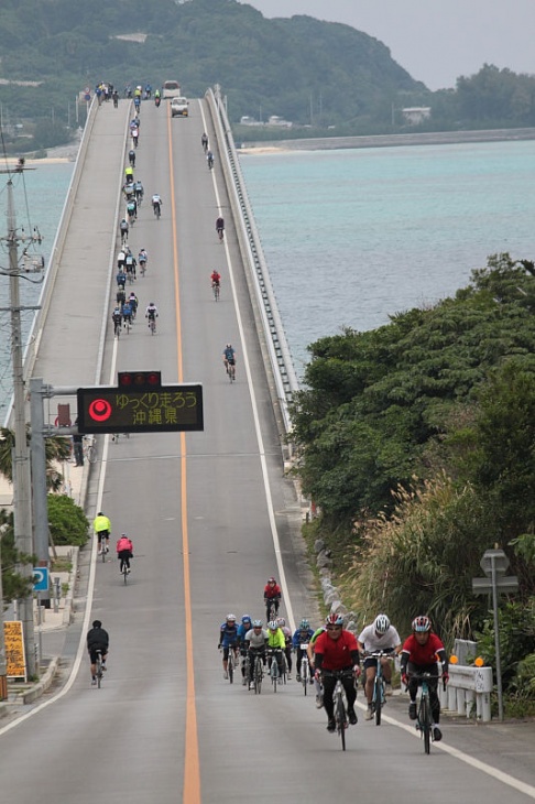 古宇利島へ渡る古宇利大橋