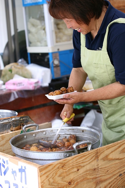 信州の味覚を楽しめるブースもたくさん