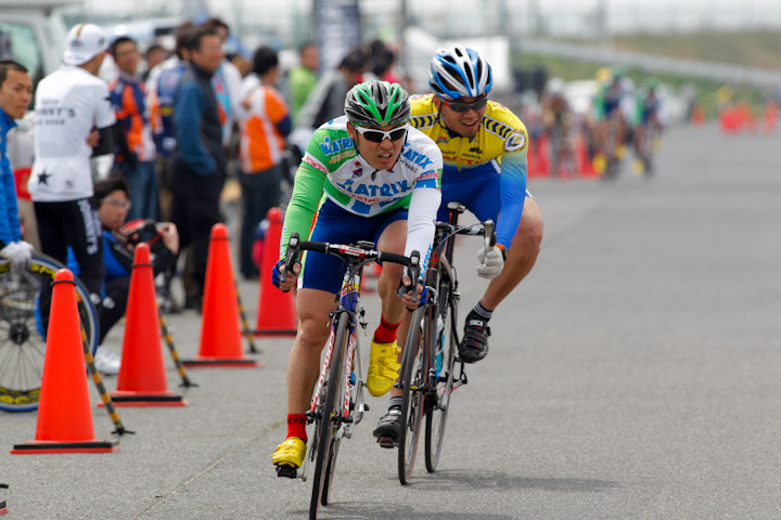 JCFエリート＆U23 中盤過ぎから逃げる向川尚樹（マトリックスパワータグ・コラテック）と岡崎陽介（トラクターRC）