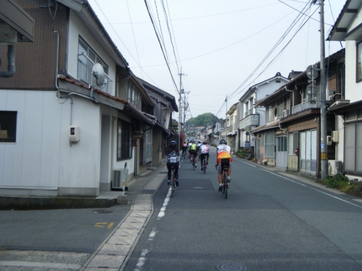 スタート直後の市街地走行