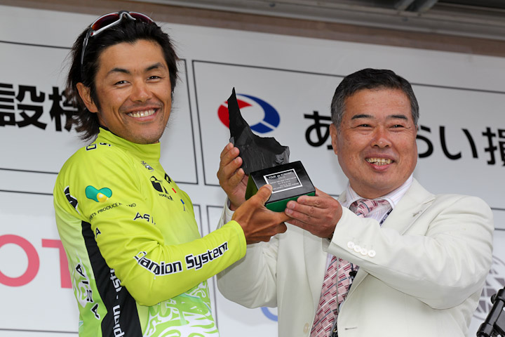 個人総合ポイント賞の宮澤崇史（チームNIPPO）