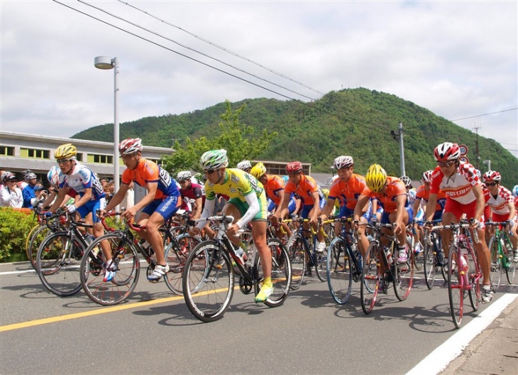 多くの参加者が美山に集まる