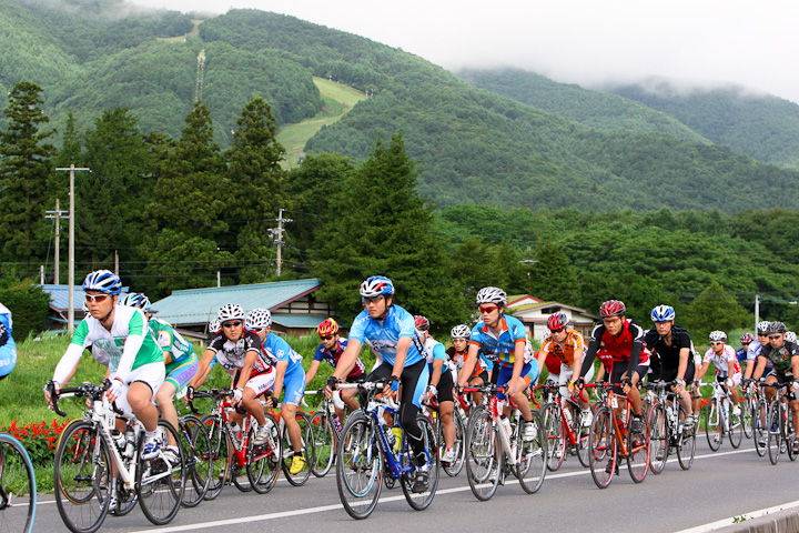 公道で行われるロードレースは後半の激坂が最大の難所