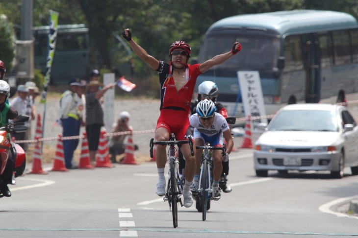 平塚吉光（シマノレーシング）をマッチスプリントで下し中村 誠（宇都宮ブリッツェン）がJ初優勝