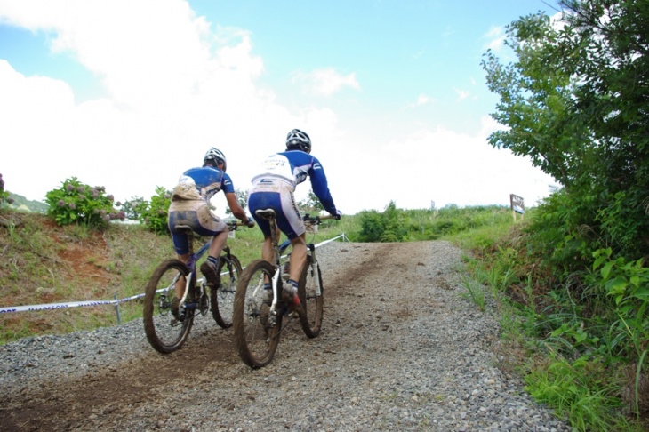 XCコースは緑の中を走り抜ける