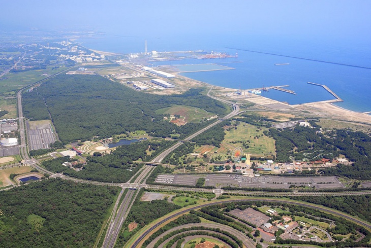 海を望む国営ひたち海浜公園の周辺で行なわれる