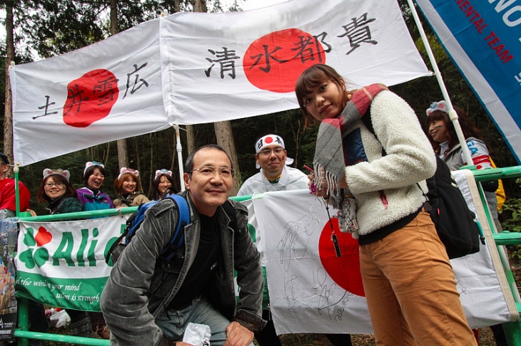 清水都貴（ブリヂストンアンカー）のお父さんと妹が応援団を訪問