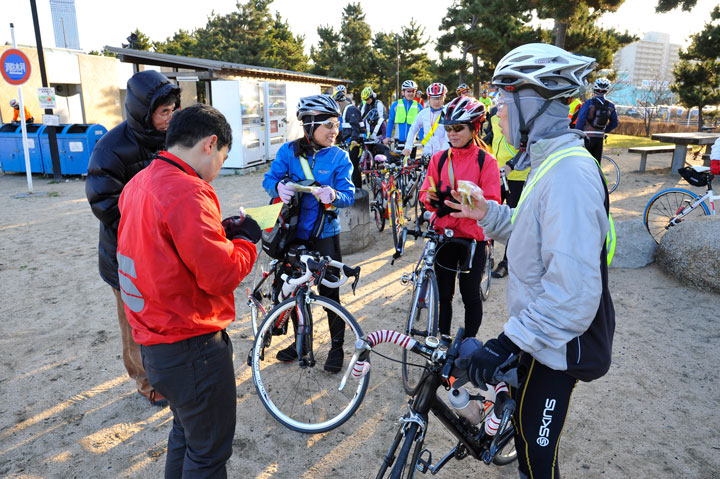 自転車にライトやベルが付いているか車検を受ける