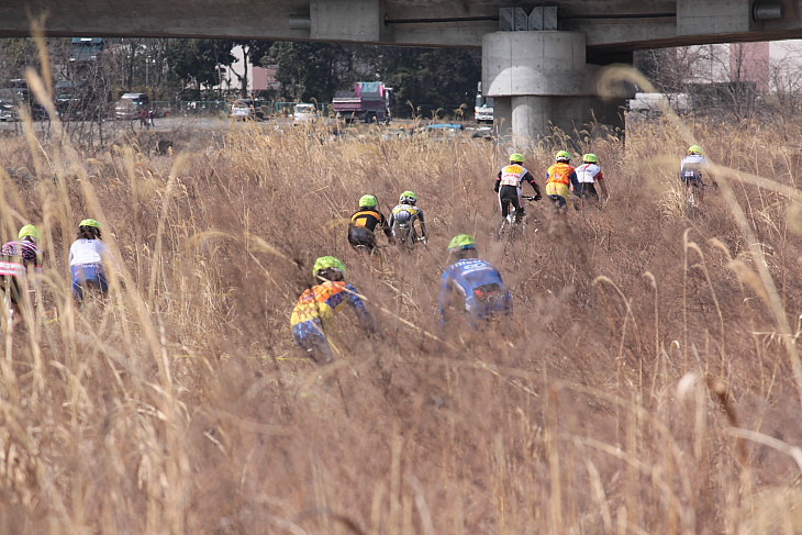 コースは河原の草地に造成された