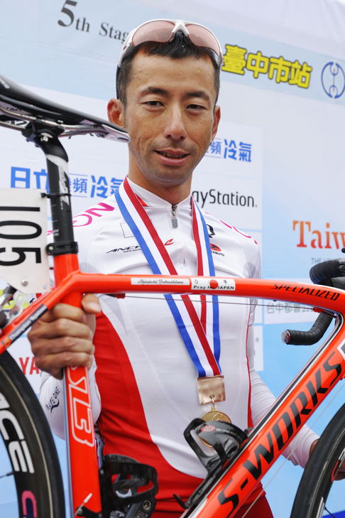 Cyclist pray for Tohokuのステッカーを貼って闘った福島晋一（日本ナショナルチーム）