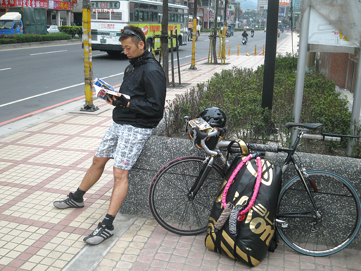 しかし、いきなり迷う。まだ、こちらの地図に慣れないので、現在地を探すのに一苦労