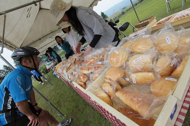 たくさんの種類のパンに、思わず目移りしてしまう