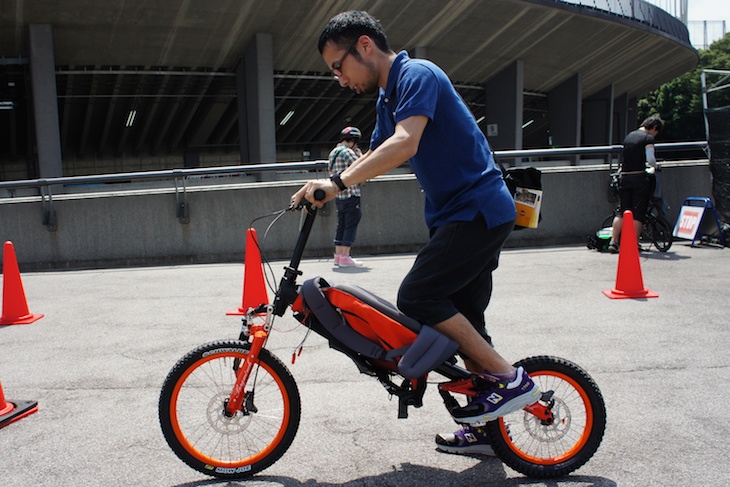 ペダルのないミニベロに早変わり！これは自転車と呼ぶのだろうか？