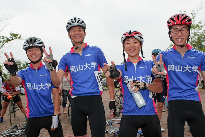 とにかく明るい岡山大学自転車競技部のメンバー。学連登録もしています