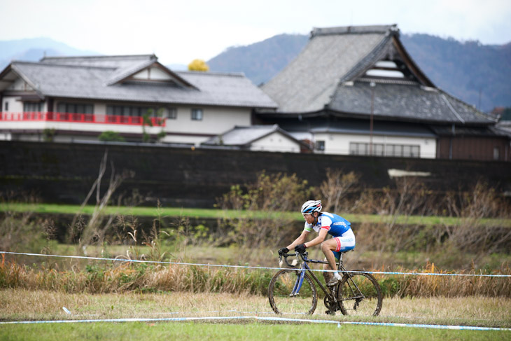 C1　松井を引き離した畑中勇介（シマノレーシング）が単独3番手に