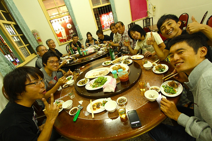 花蓮のあひる料理の店で楽しく・美味しく会食