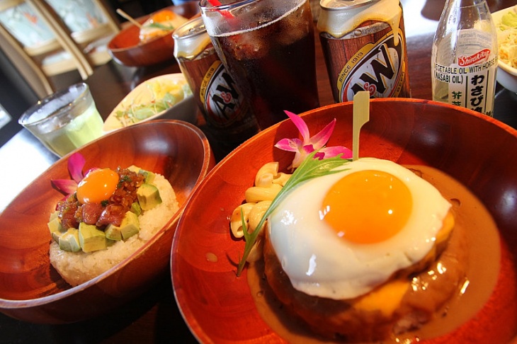 ロコモコとアヒポキ丼 どっちも美味しそうでしょ！