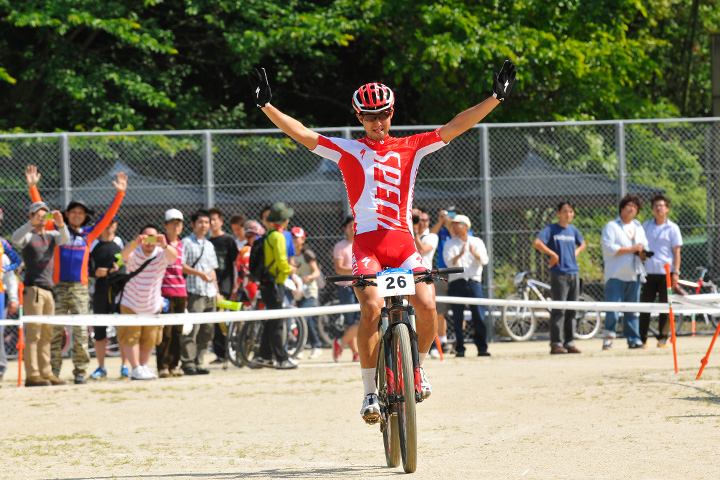 優勝した山本幸平（Specialized Racing Team）