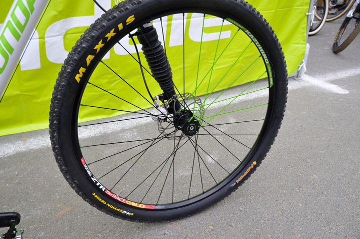 サイクルガレージ パズが手がける、NOTUBES ZTR 29er RACE GOLDリムのスペシャルホイール