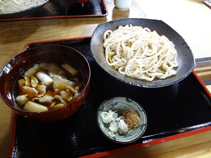 名物の肉汁つけうどんをいただきました