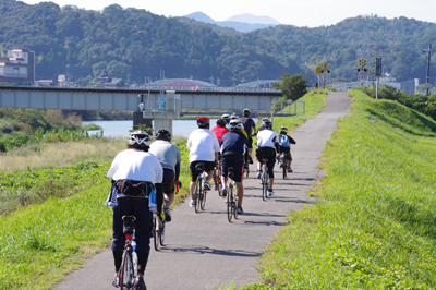 Cycle Week中は朝のポタリングが開催される