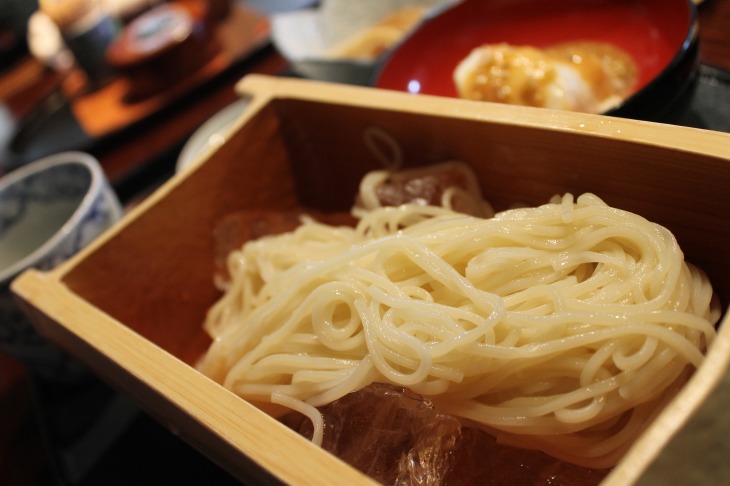 エイドステーションで供される予定のご当地うどん「おざんざ」（当日とは異なります）