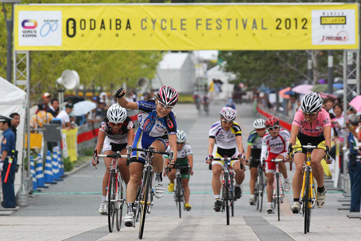 女子決勝　智野真央（MUUR zero Velofutur）が優勝