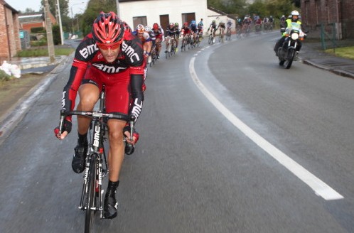 レース最初の1時間は平均速度47km/hを記録した