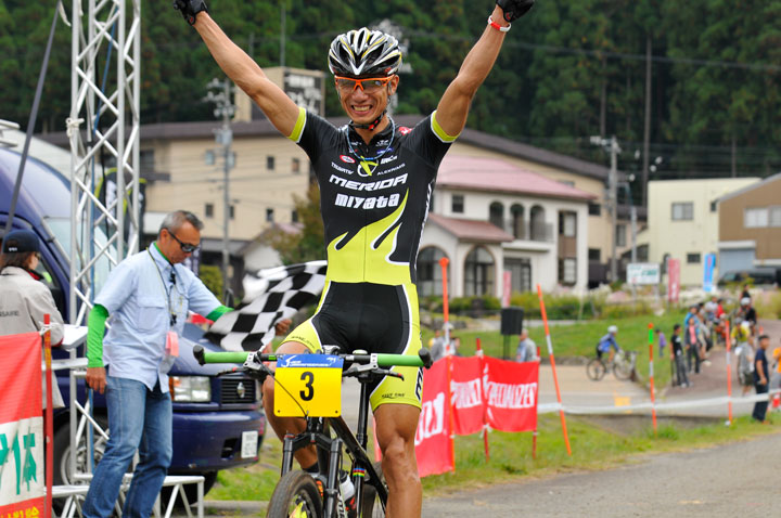 男子エリート優勝　斉藤亮（MIYATA-MERIDA）