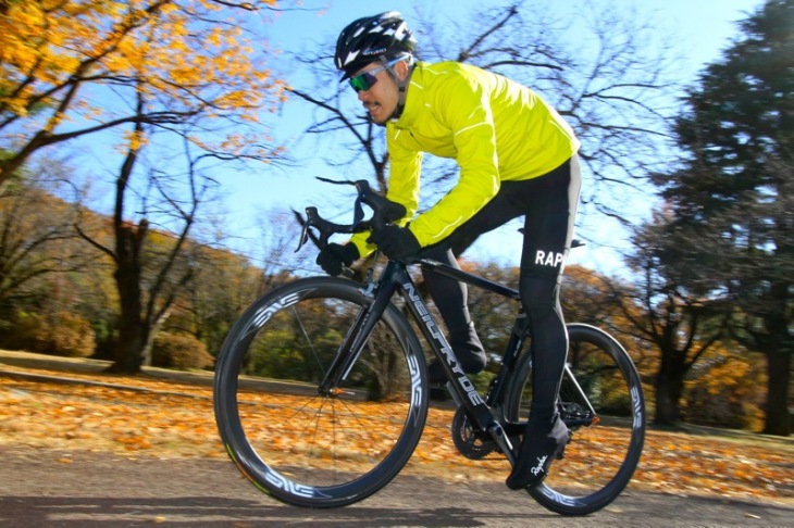 「淡々と走る冬のトレーニングライドにベストな一着」吉田秀夫（盆栽自転車店）