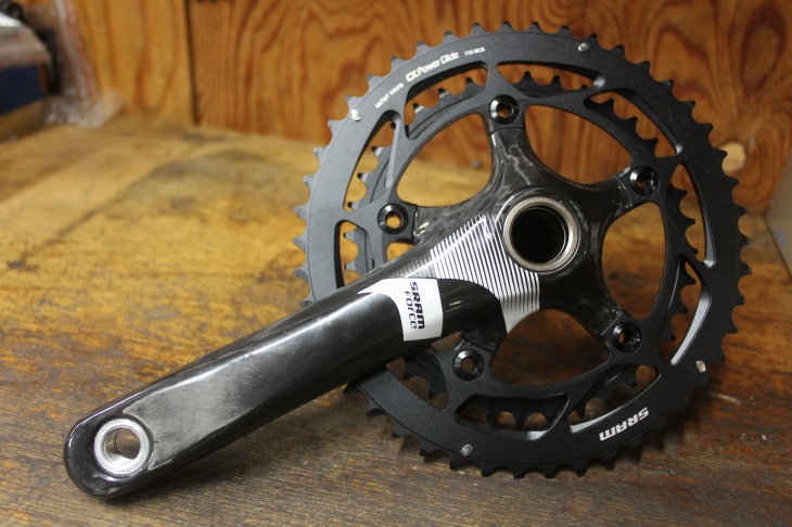 SRAM FORCEのクランクセット。歯数は46-36T