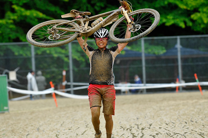 XCO女子エリート優勝の末政実緒（ダートフリーク/サラセン）