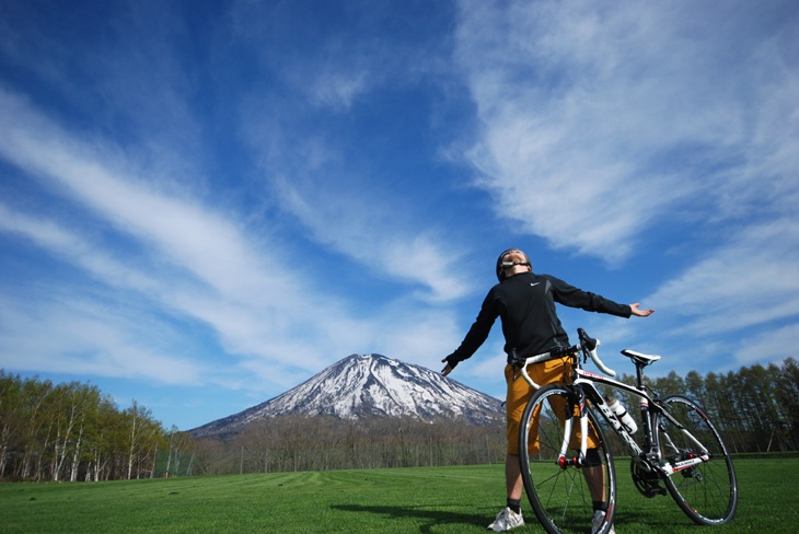 羊蹄山の麓で高原の爽やかな気候を満喫するネイチャーライドニセコ