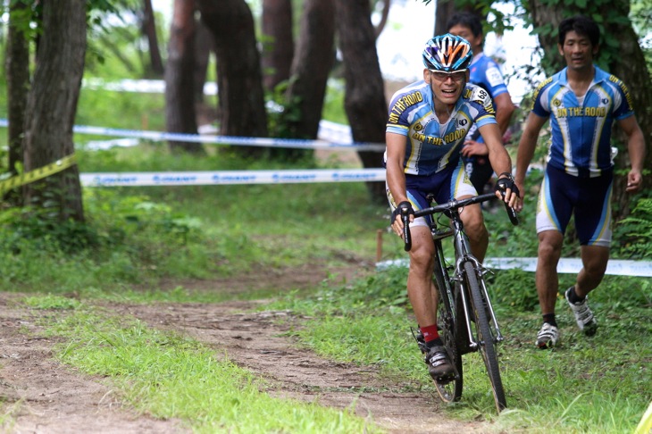 チームエンデューロ男子チーム優勝のオンザロード