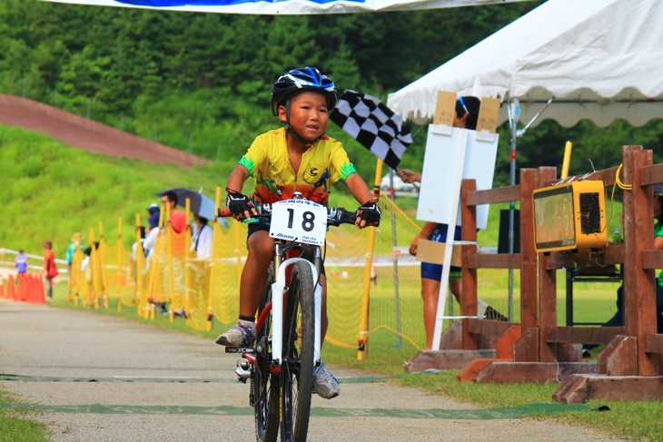 小学校1年生男子　村上ヒカルが優勝