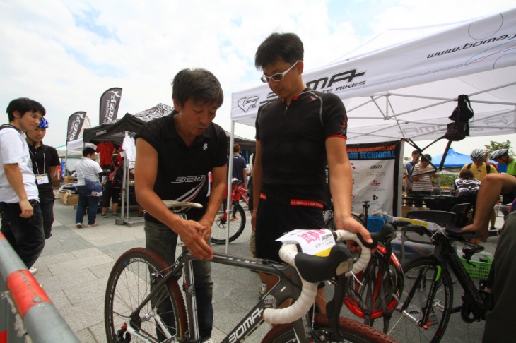 自転車に関する生の情報を聞けた出展ブース