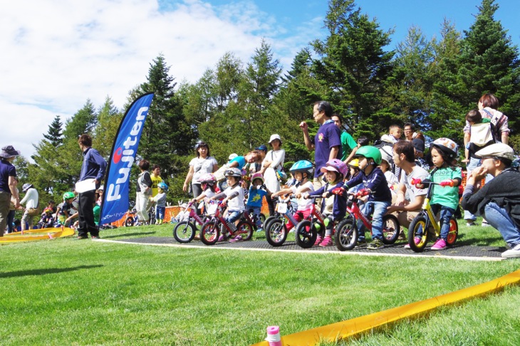 子供たちに人気のランニングバイクレース