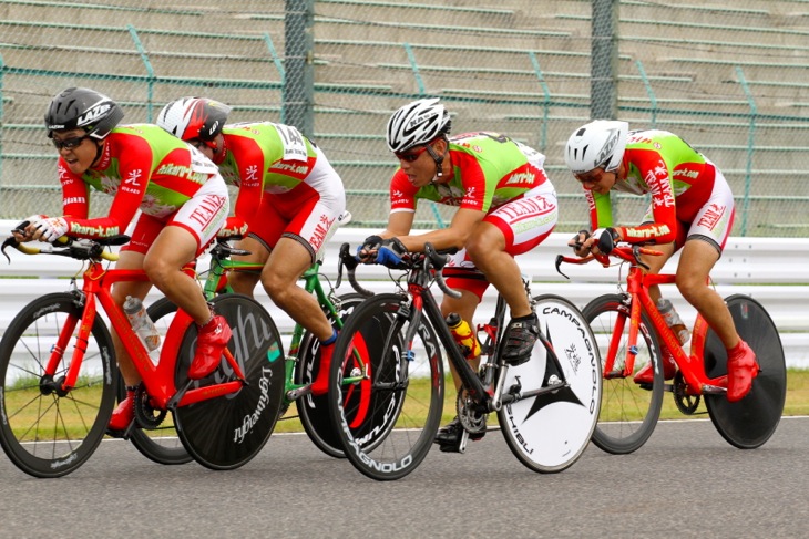 毎年完全装備でチームTTに出場するTEAM光