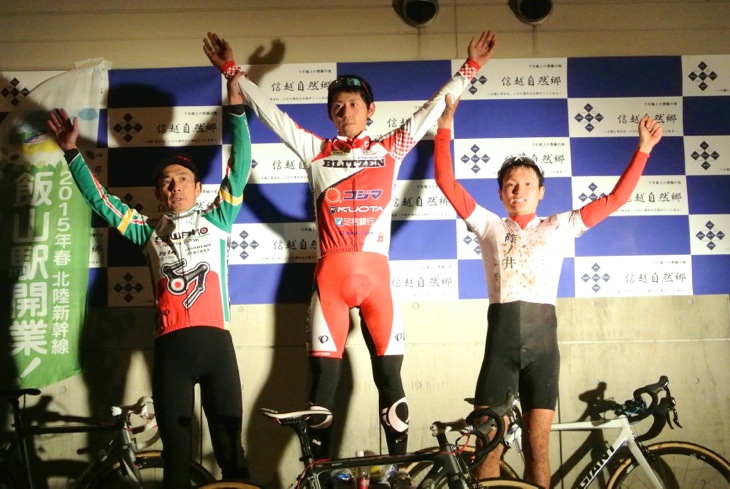 1日目 : C1 優勝の小坂 光（宇都宮ブリッツエンシクロクロス）、2位小坂正則（スワコレーシングチーム）、3位横山航太（篠ノ井高校）