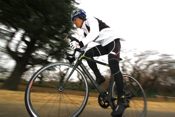 「細身の軽量バイクだが、それを感じさせない剛性と乗り味がある」小西裕介（なるしまフレンド）