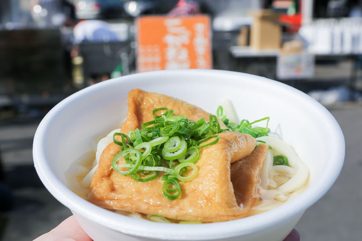 香川といえばさぬきうどん。参加者全員に振舞われた