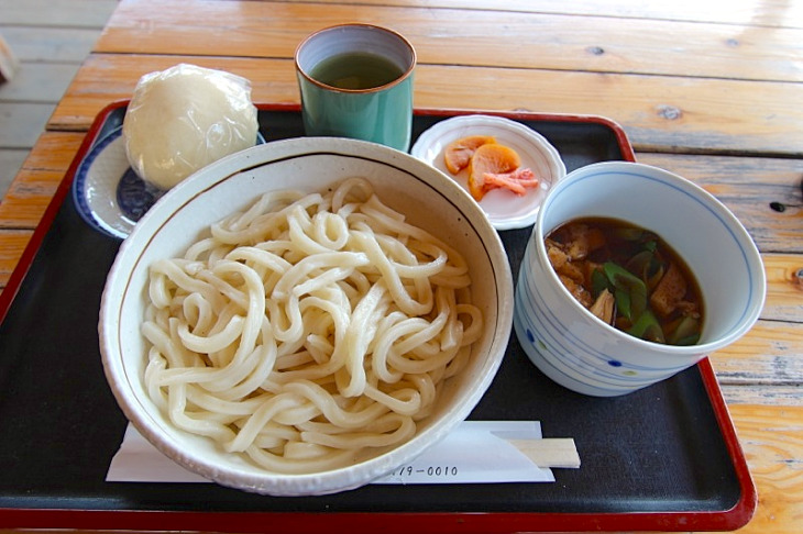 これが無料の”きのこ漬け汁うどん”だ。