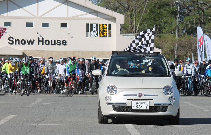 先導車も軽井沢らしい