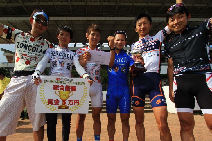 「やったぜ！」見事5時間耐久レースで総合優勝したBeachRacing